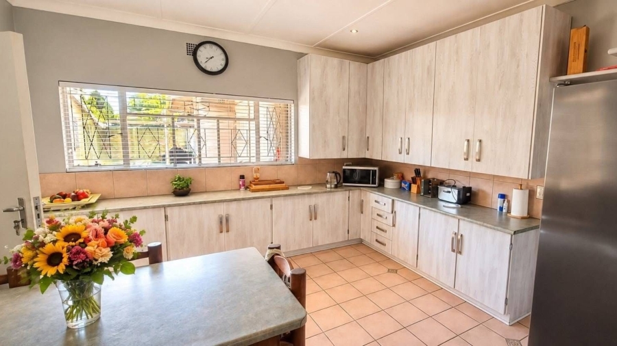 4 Bedroom Property for Sale in Flimieda North West